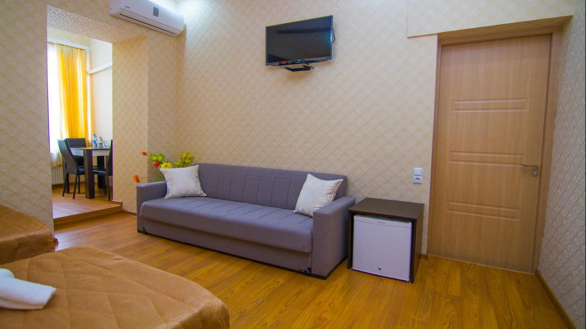 Hotel Brick House Тбилиси Екстериор снимка