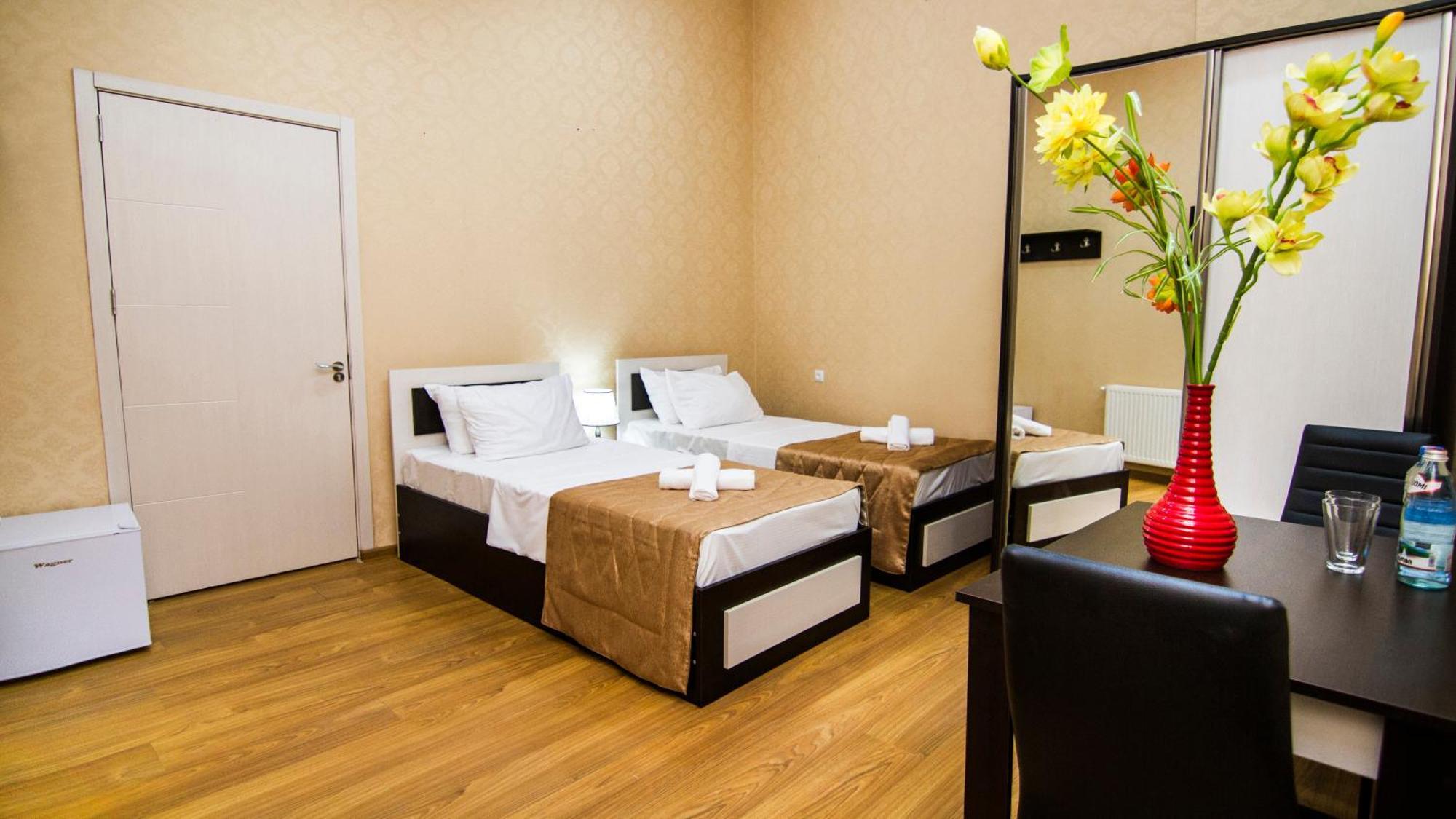Hotel Brick House Тбилиси Екстериор снимка